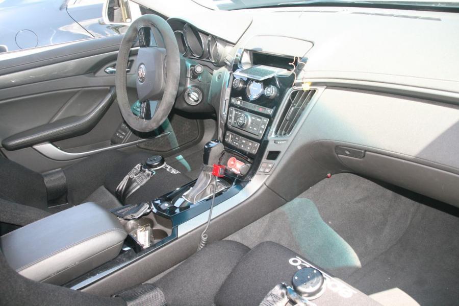  Cadillac CTS-V Coupe 2010 года  (фото 238 из 315)